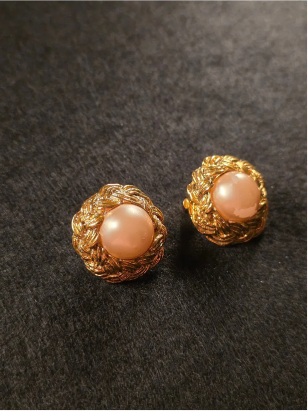 Chanel 1993 Rope Pearl Earrings - Picture 4 of 8